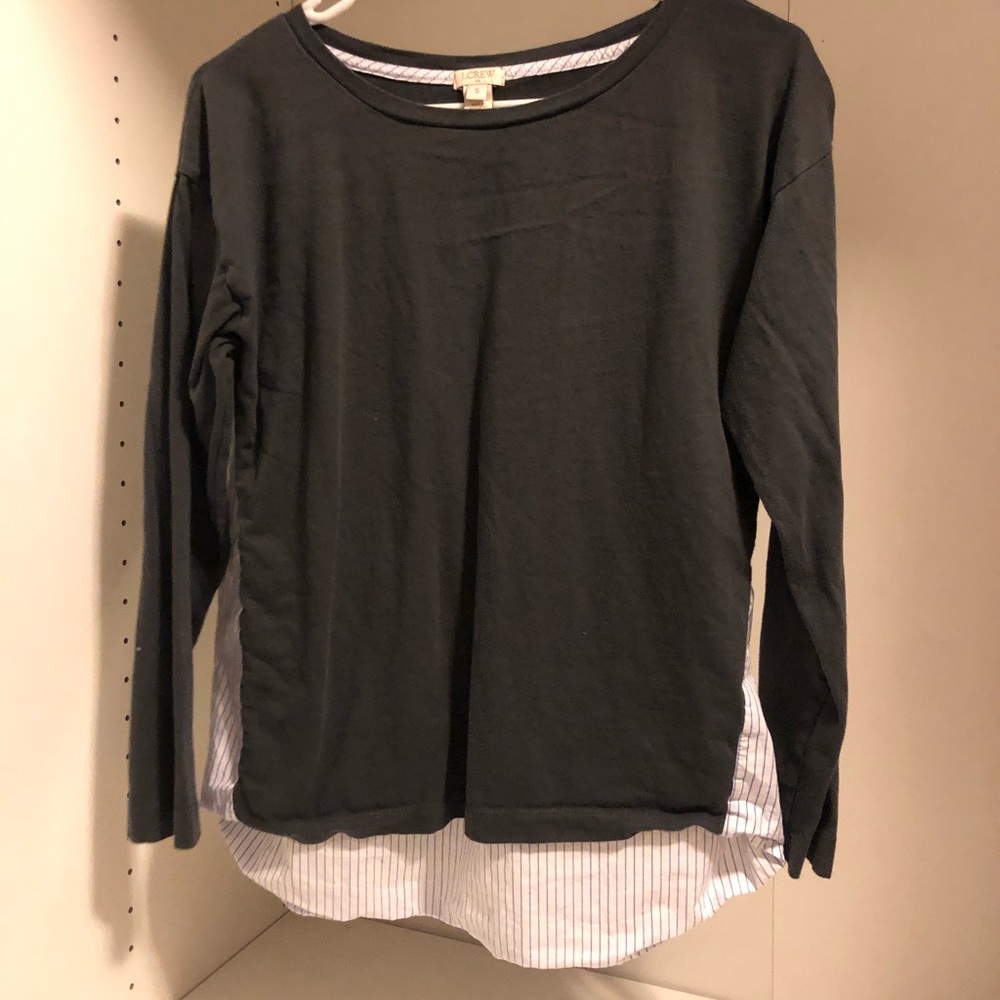 Long sleeve shirt with cute striped back